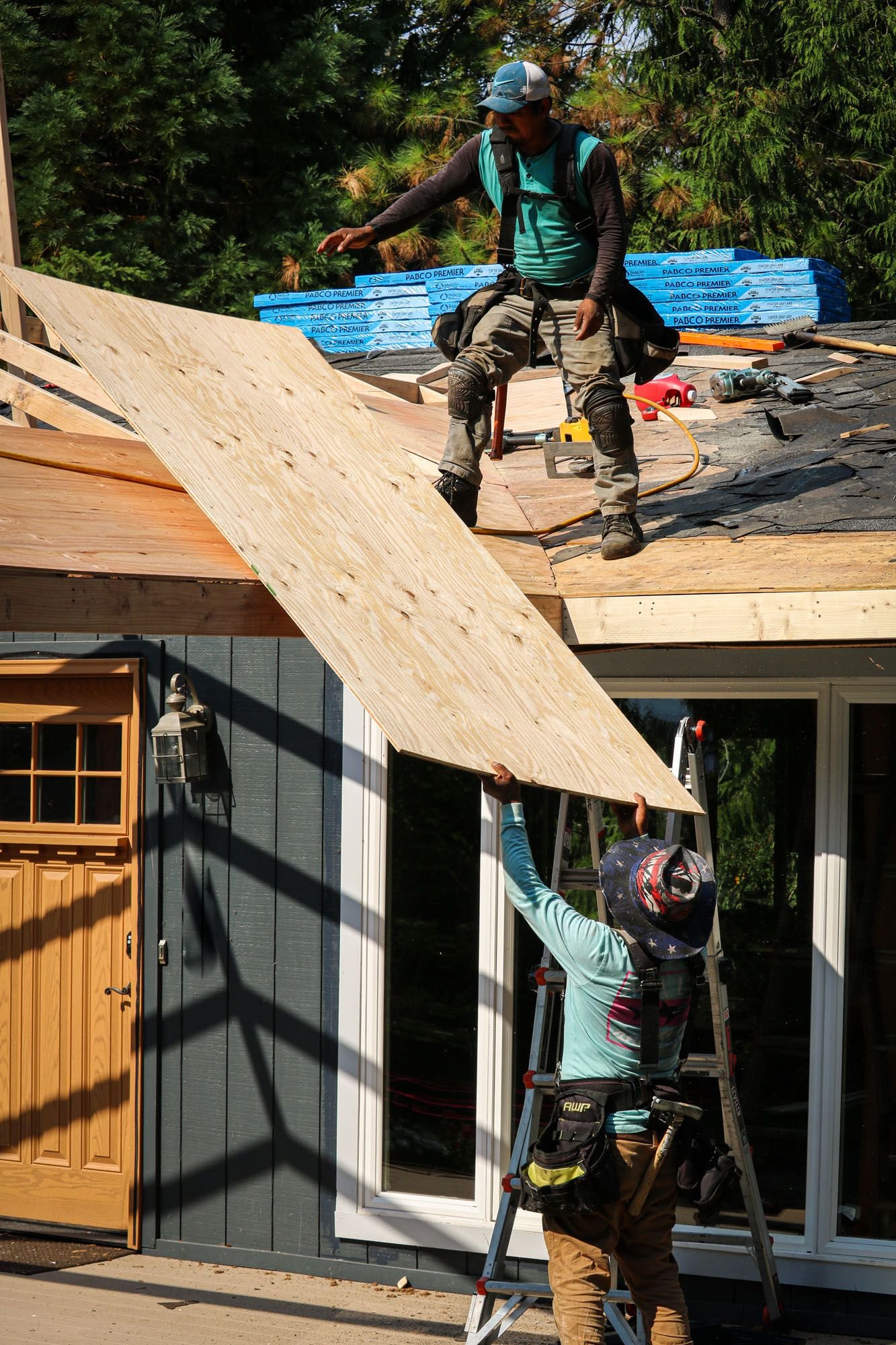 Cedar-sided home re-roof completed in Longview, WA