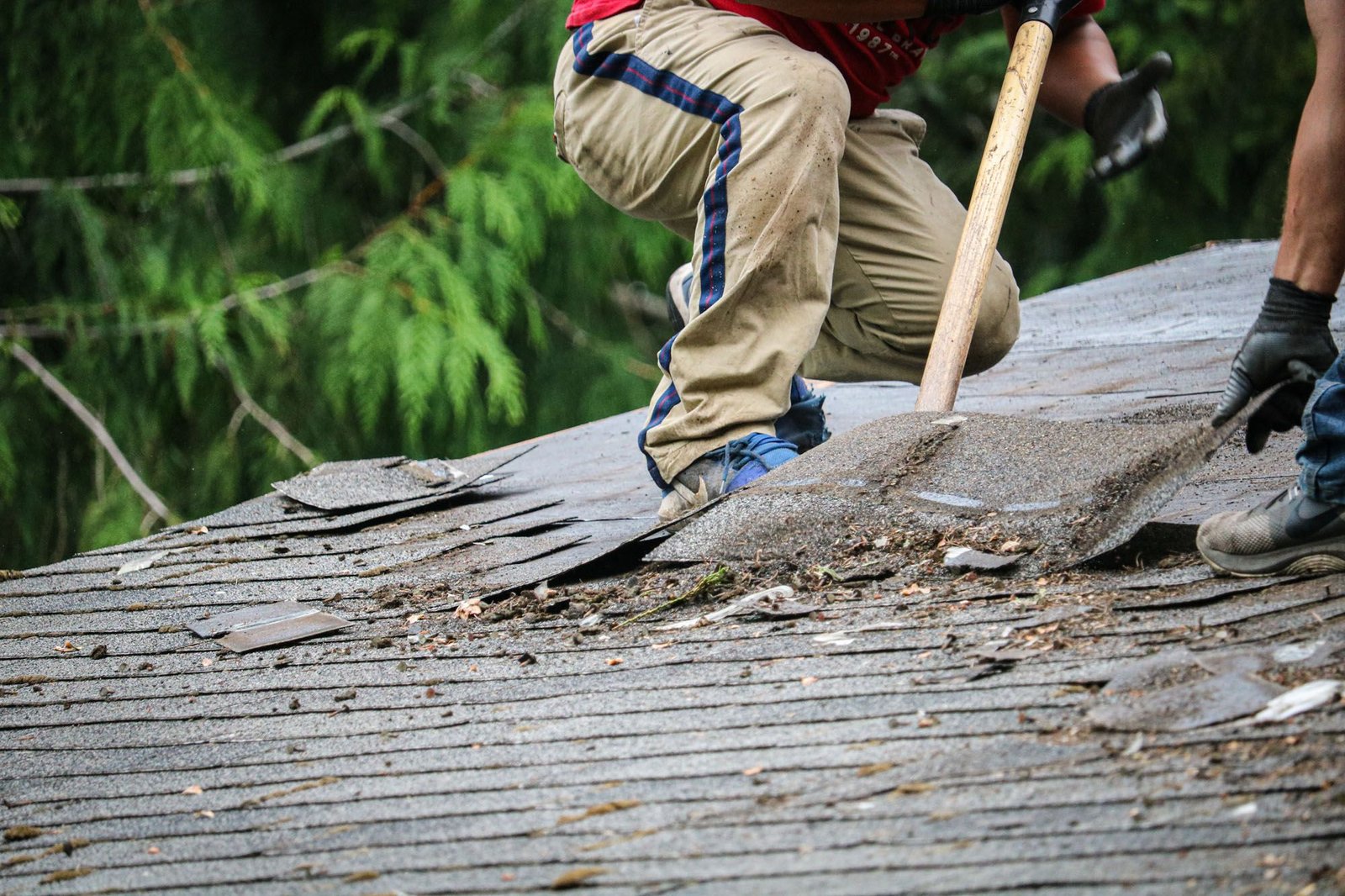 Roof replacement on a Longview, WA residence by VC Contractor LLC