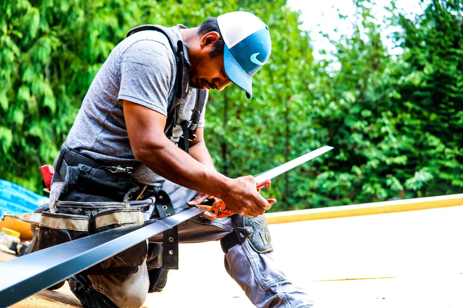 Underlayment and shingle install in Longview, WA