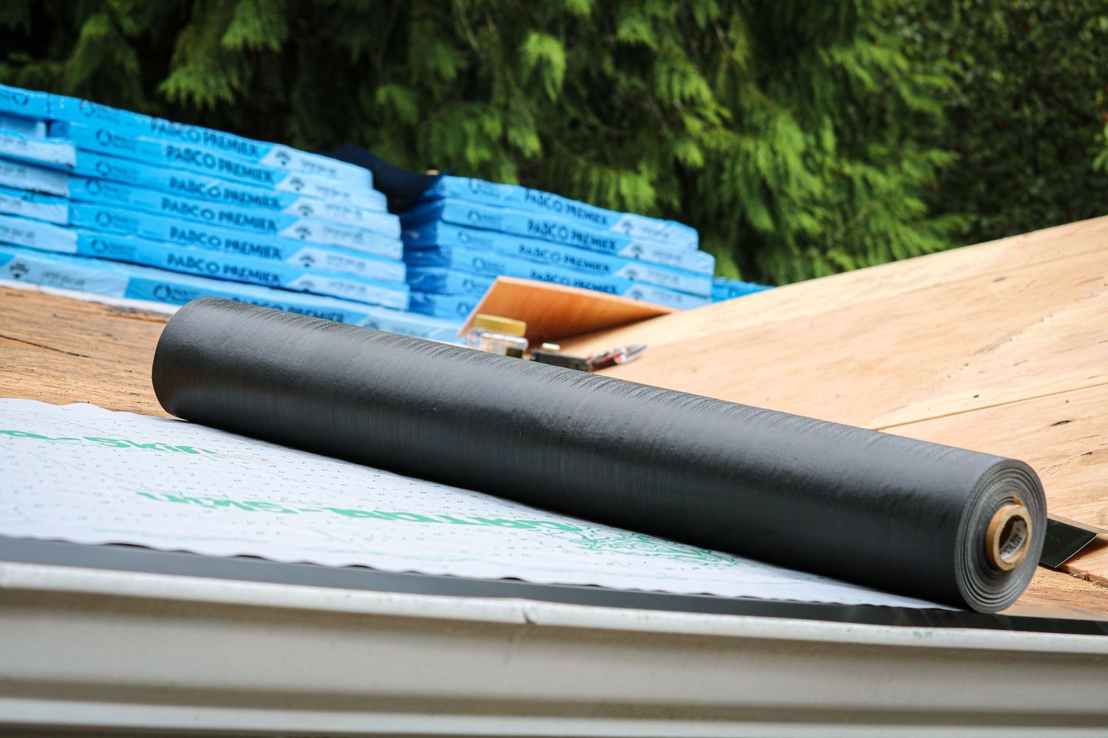 Aerial view of an asphalt shingle roof installed in Longview, WA