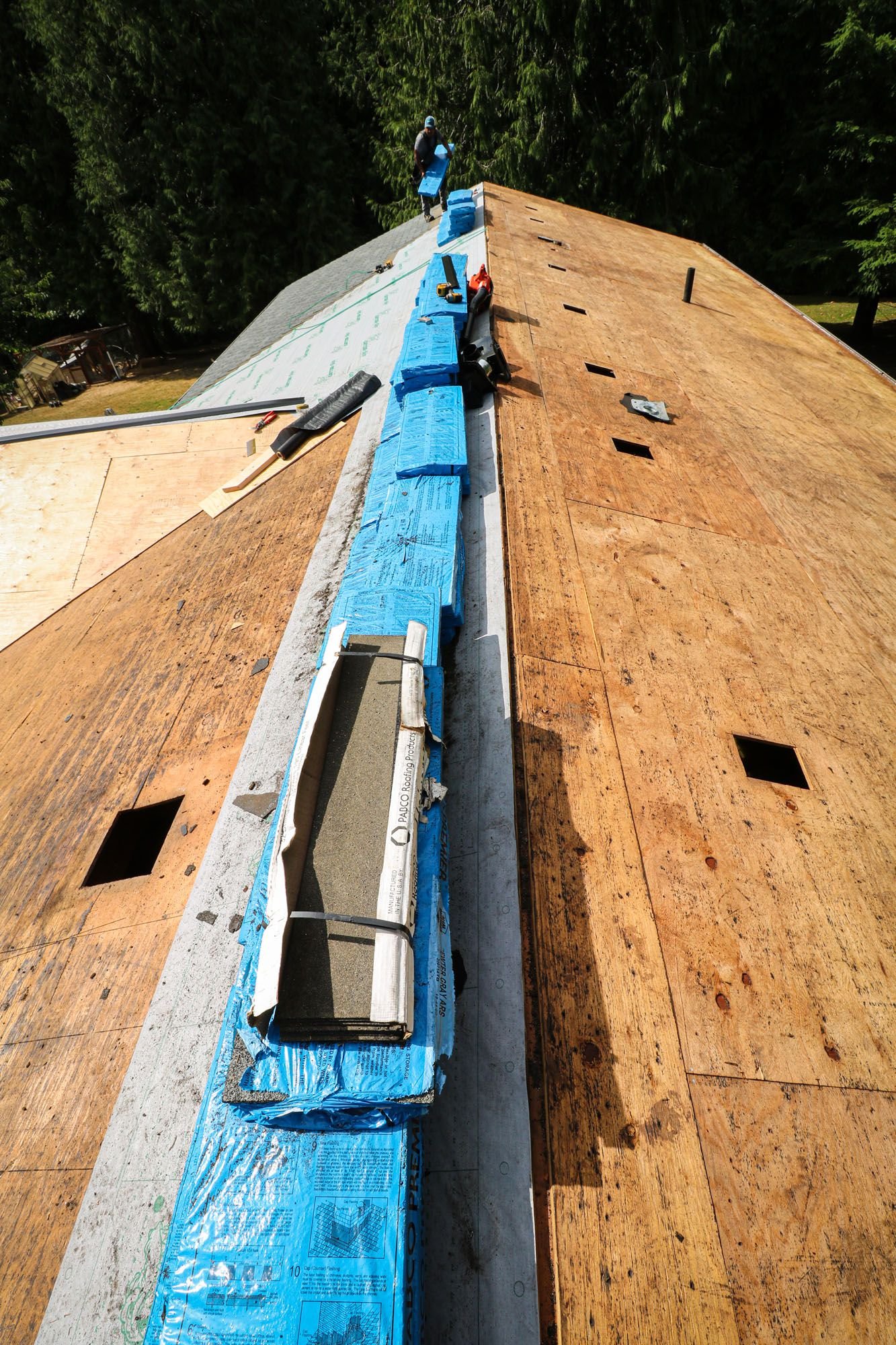 Low-slope roof transition completed in Longview, WA
