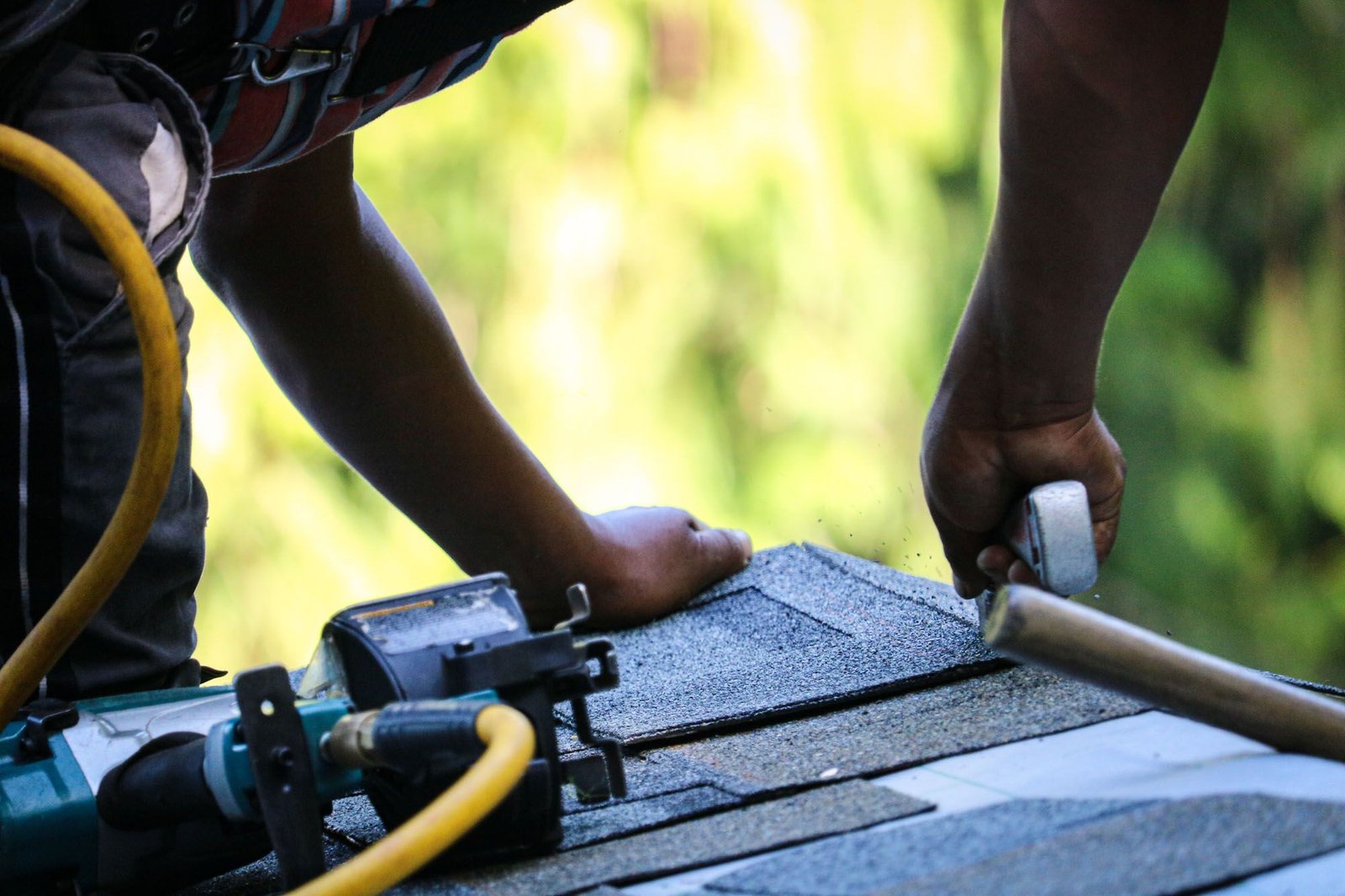 Ridge cap shingle install on a Cowlitz County, WA roof