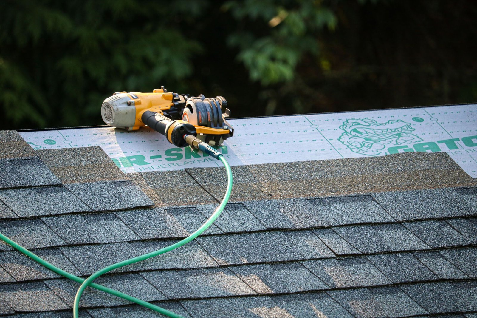 Steep-slope roof installed by VC Contractor in Longview, WA